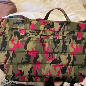 Lug brand carry on tote bag- camo pattern . NWT